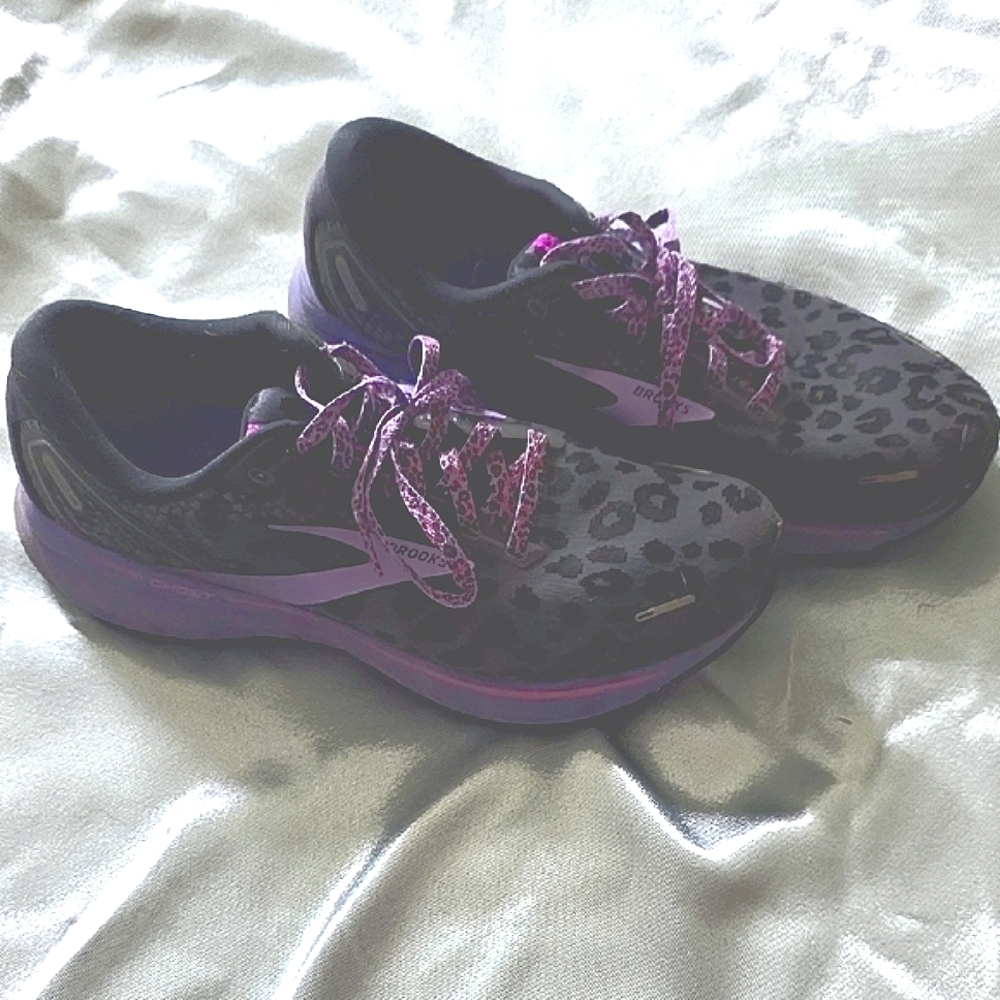 Brooks Black and Purple Athletic Shoes with Textured Design